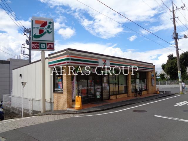 コンビニ　セブンイレブン横浜上大岡東1丁目店（コンビニ）まで677m