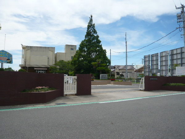 小学校　内海小学校（小学校）まで500m