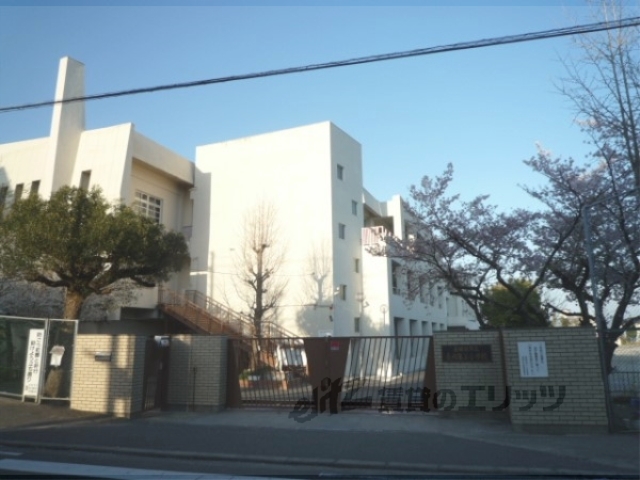 小学校　長岡第三小学校（小学校）まで750m