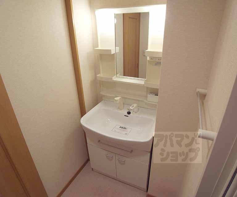 洗面設備　洗面からお化粧まで！忙しい朝に