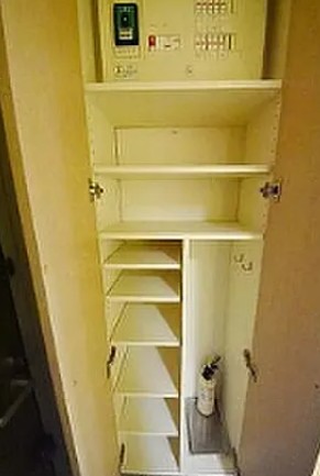 収納　写真は同タイプ住居です。
