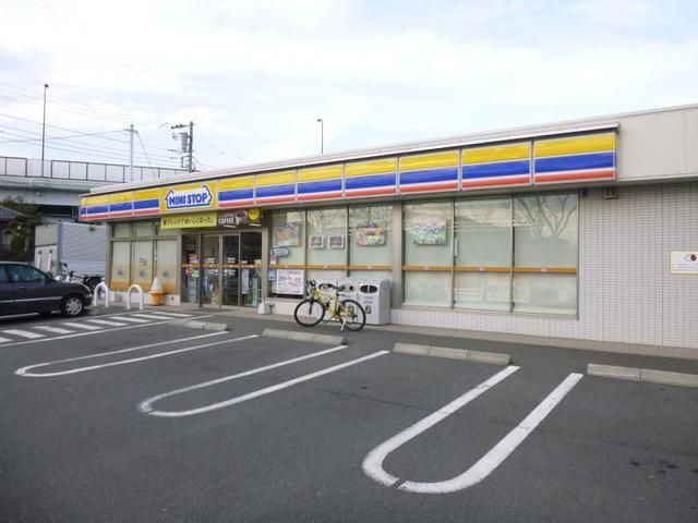 コンビニ　ミニストップ藤沢城南店（コンビニ）まで500m