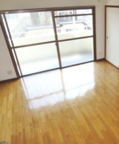 居室・リビング　南向きで日当たり良好なお部屋です♪
