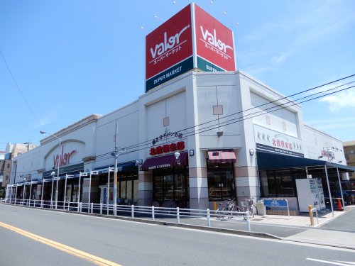 スーパー　スーパーマーケット　バロー滝川店（スーパー）まで845m