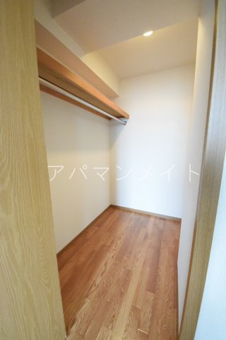 収納　ウォークインクローゼットになります