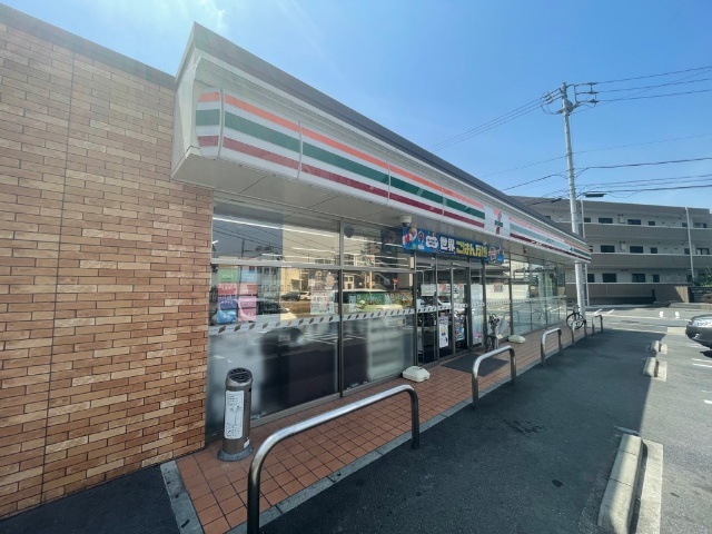 コンビニ　セブンイレブン名古屋中平１丁目店（コンビニ）まで160m