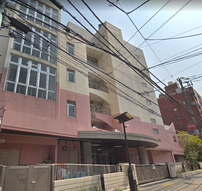 小学校　文京区立本郷小学校（小学校）まで512m