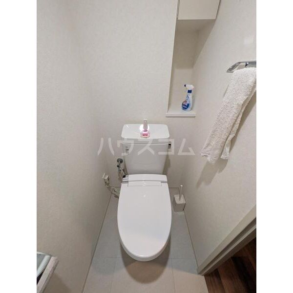 ファミリアーレ尾頭橋レジデンスのトイレ写真
