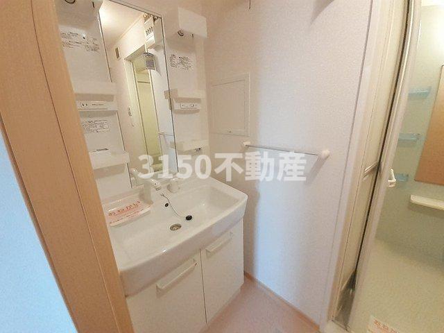 洗面設備　使いやすい洗面所です