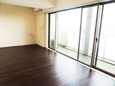 居室・リビング　同マンション別部屋
