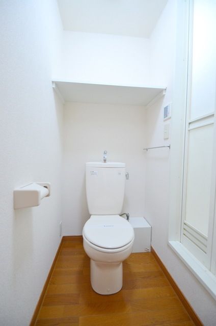 レオパレスメルベーユのトイレ写真