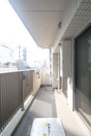 ロビー　☆日当たり良好なバルコニー☆