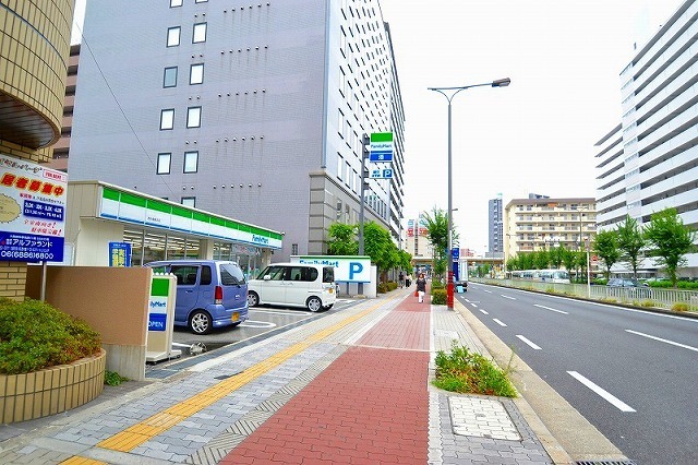 コンビニ　ファミリーマート　地下鉄南方駅前（コンビニ）まで488m