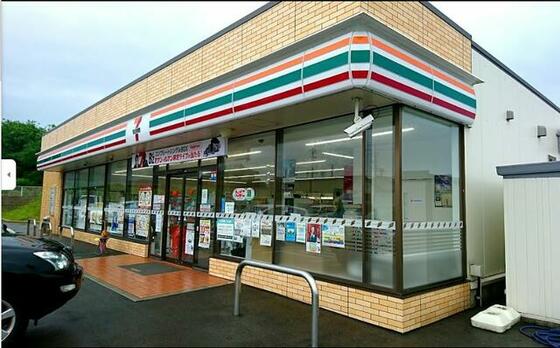 コンビニ　セブンイレブンかほく高松インター店（コンビニ）まで280m