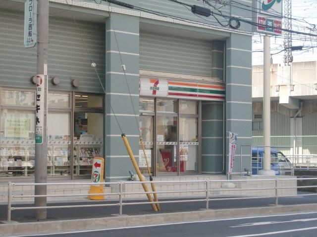 コンビニ　セブンイレブン（コンビニ）まで10m