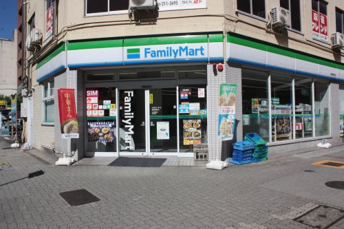 コンビニ　ファミリーマート錦長島町店（コンビニ）まで208m