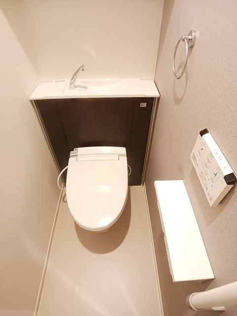 上信電鉄 佐野のわたし駅 徒歩7分 2階建 築7年のトイレ写真