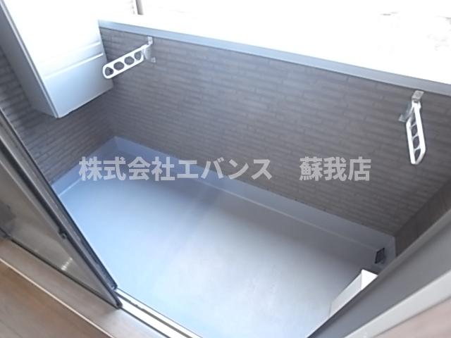 バルコニー　開放的で明るい空間を演出してくれるバルコニーです