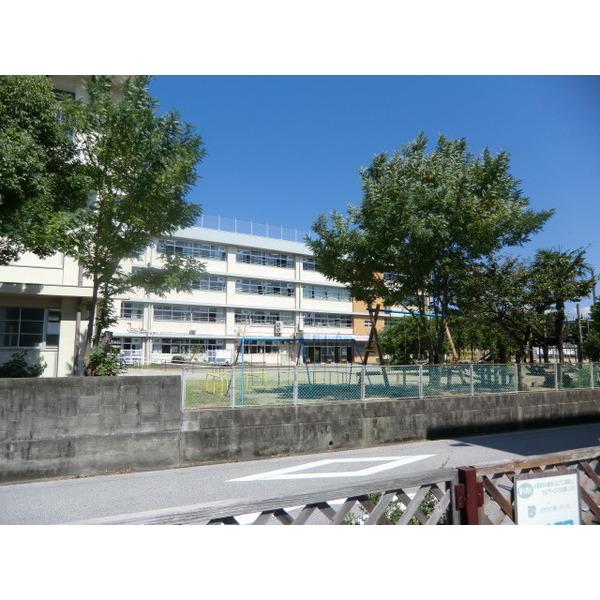 小学校　高知市立一ツ橋小学校（小学校）まで1056m