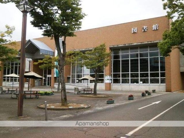 図書館　長岡市立中央図書館（図書館）まで900m