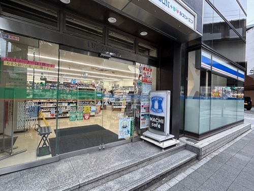 コンビニ　ローソン・スリーエフ京急鶴見駅前店（コンビニ）まで210m