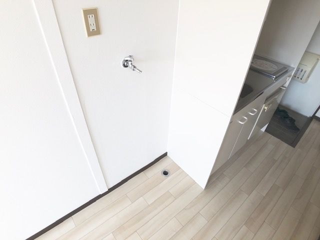 洗面設備　室内に洗濯機設置可能。