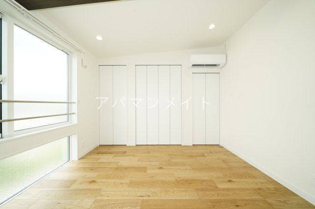 その他部屋・スペース　落ち着いて過ごせるお部屋なので、寝室にいかがでしょうか
