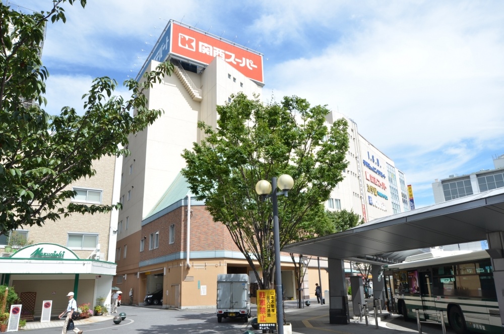 スーパー　関西スーパー伊丹駅前店（スーパー）まで388m