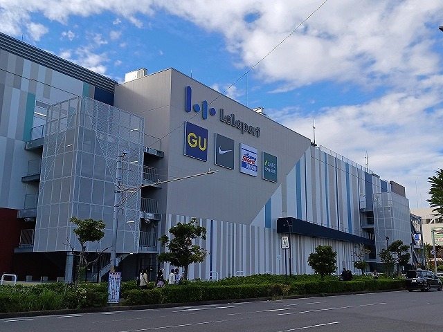 ショッピングセンター　ｌａｌａｐｏｒｔ（ショッピングセンター）まで800m
