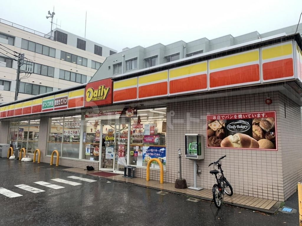コンビニ　デイリーヤマザキ市川3丁目店（コンビニ）まで470m