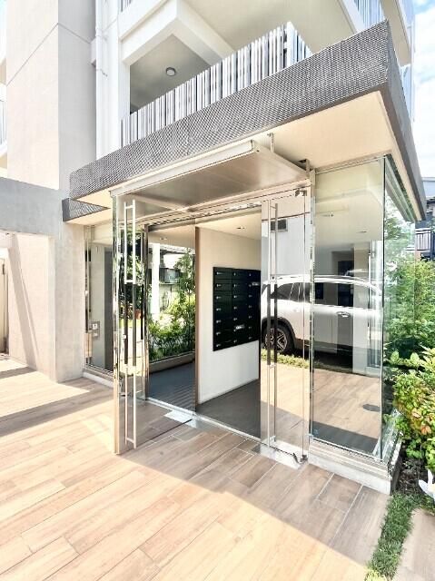 エントランス　建物の内部です
