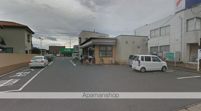コンビニ　セブンイレブン（コンビニ）まで221m