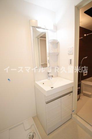 洗面設備　使いやすい独立洗面台です