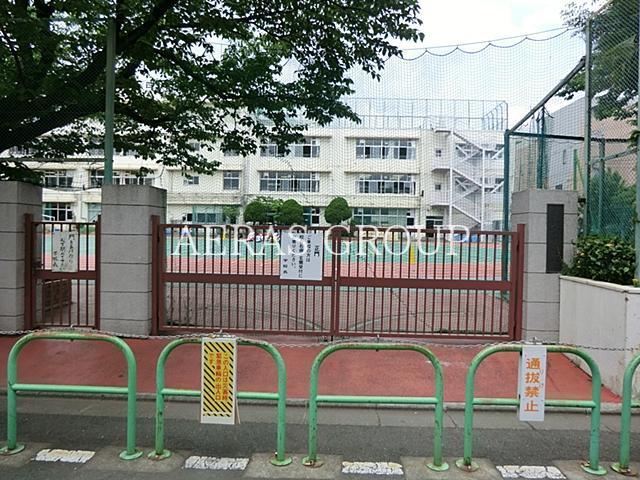 小学校　大田区立入新井第四小学校（小学校）まで642m