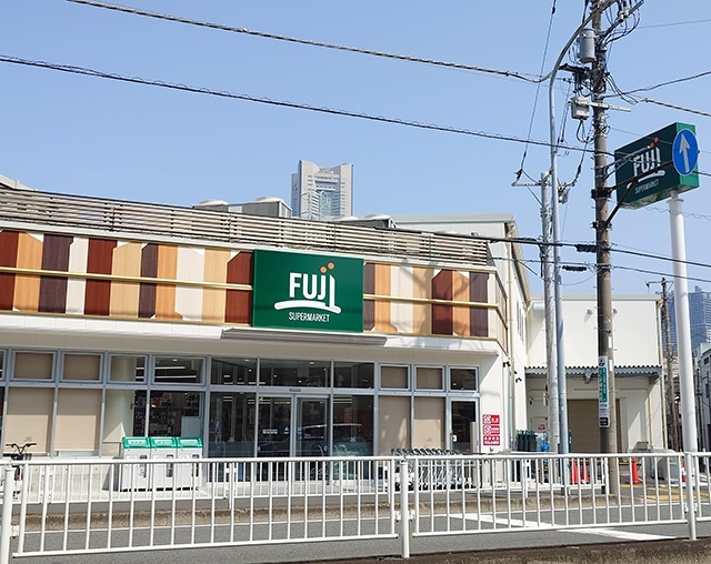 スーパー　Ｆｕｊｉ伊勢町店（スーパー）まで107m