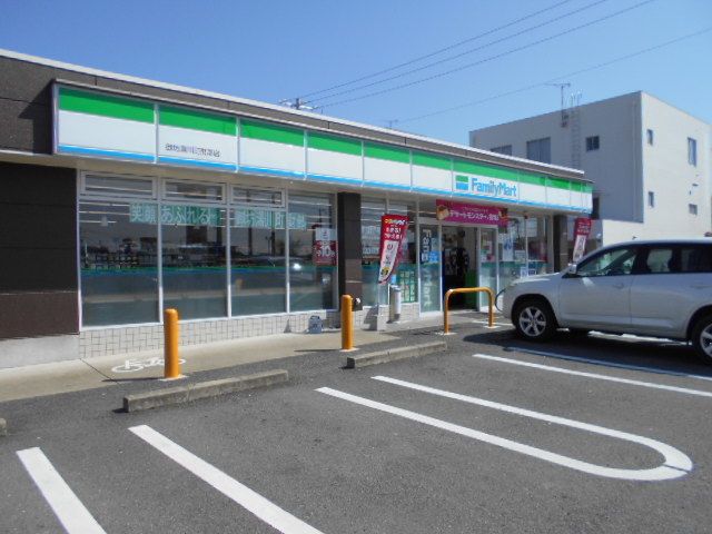 コンビニ　ファミリーマート湯川町財部店様（コンビニ）まで800m