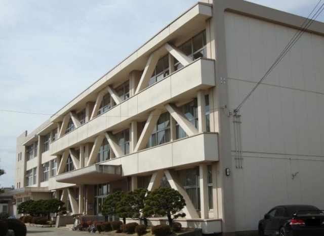 小学校　守山市立小津小学校（小学校）まで200m