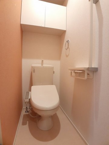 トイレ　落ち着いたトイレです