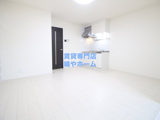 その他部屋・スペース　落ち着いた色調の寝室です