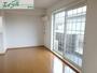 居室・リビング　同物件別部屋の写真