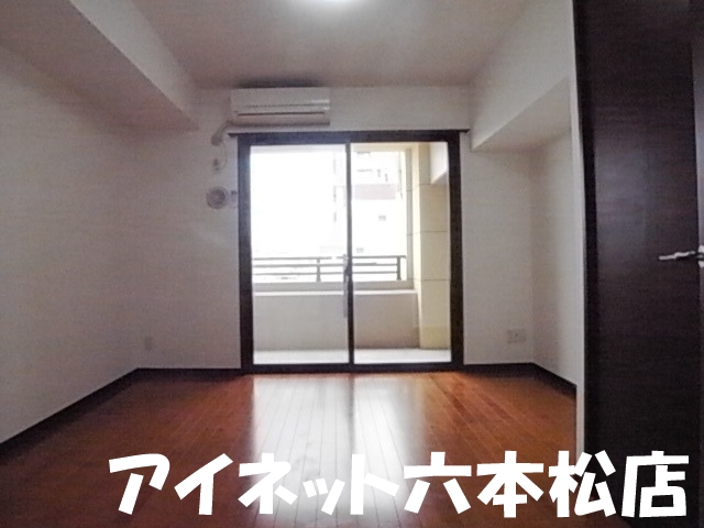 1K Mansion in Chuo-ku, Fukuoka, Fukuoka