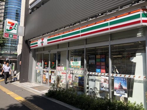 コンビニ　セブンイレブン本郷三丁目店（コンビニ）まで54m
