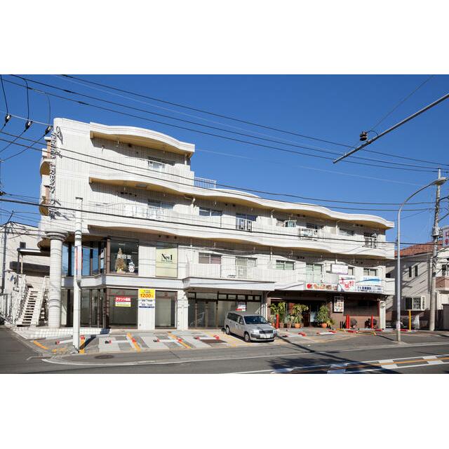 建物外観　タイル張りの外観