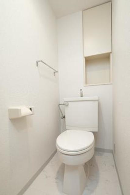 トイレ　※写真は同タイプ住戸です。