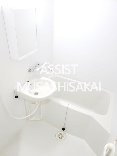 バス・シャワールーム　写真：設備同仕様の別号室です