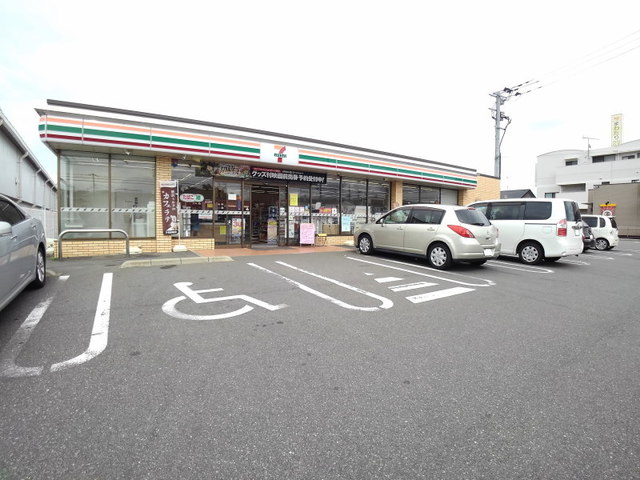 コンビニ　セブンイレブン春日惣利店（コンビニ）まで650m
