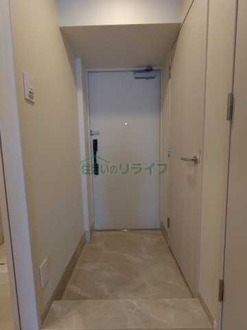市谷台町坂フロントの玄関写真