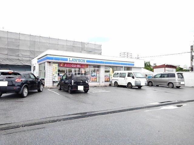 コンビニ　ローソン 北谷町北前店（コンビニ）まで910m
