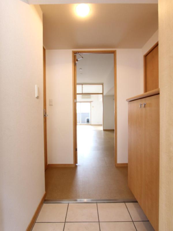 リード大手町の玄関写真