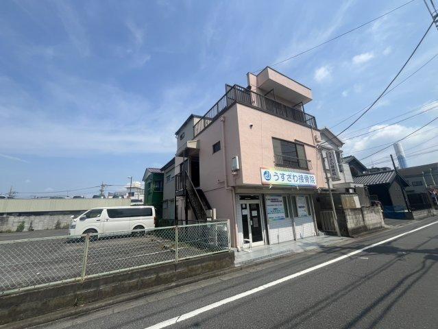エントランス　落ち着いたエントランスです